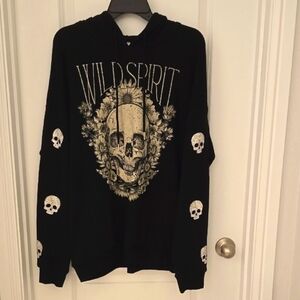 No Boundaries Black Long Sleeve Skull Graphic Sweatshirt
